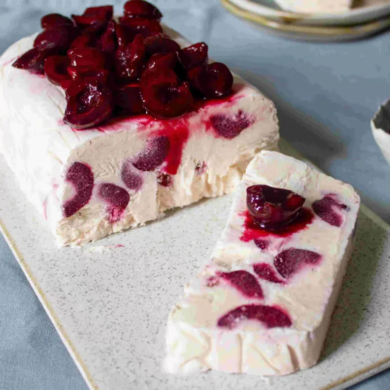 Semifreddo von Mandeln oder Haselnüssen